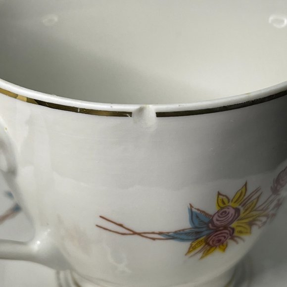 (small chips) Cmielow 2 Teacups & 4 Saucers Set - Picture 4 of 10